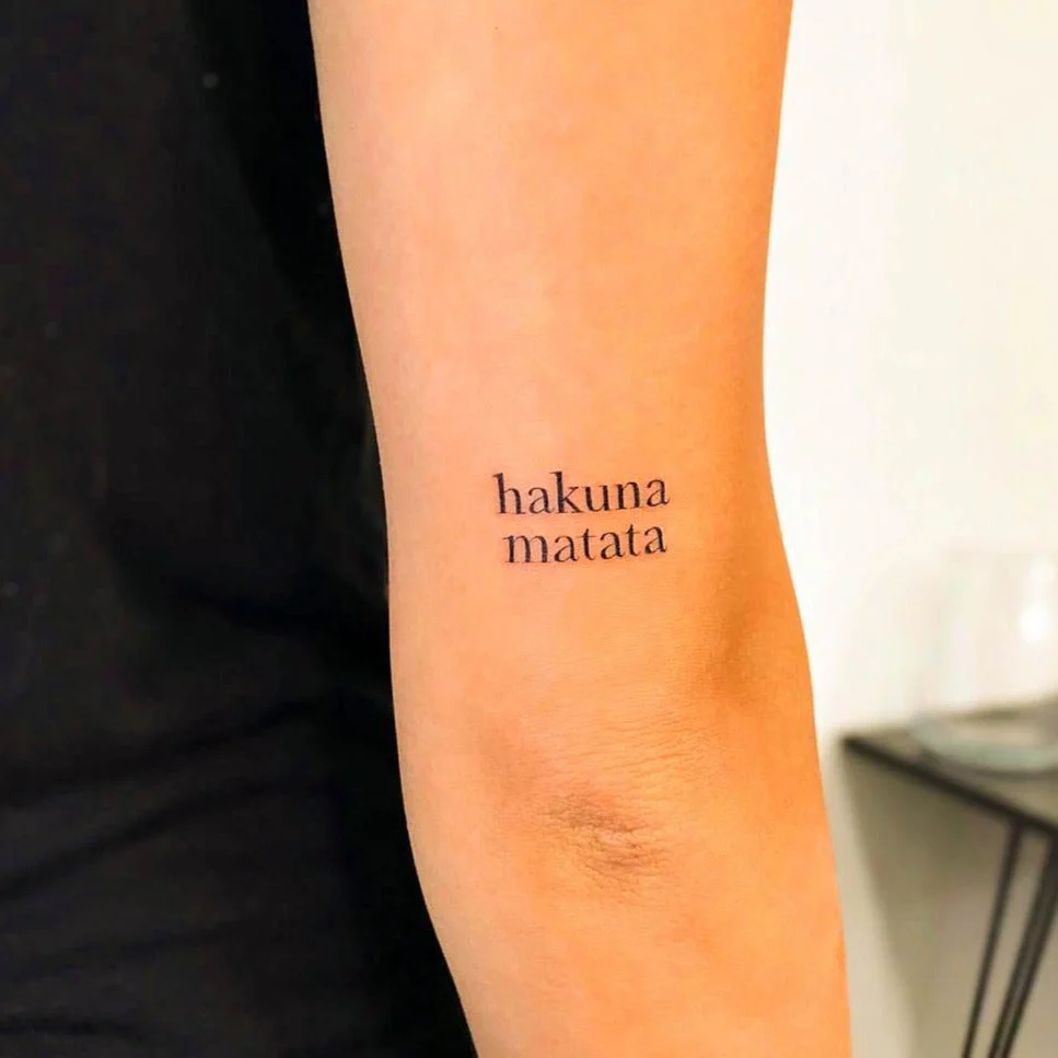Tatouage Hakuna Matata