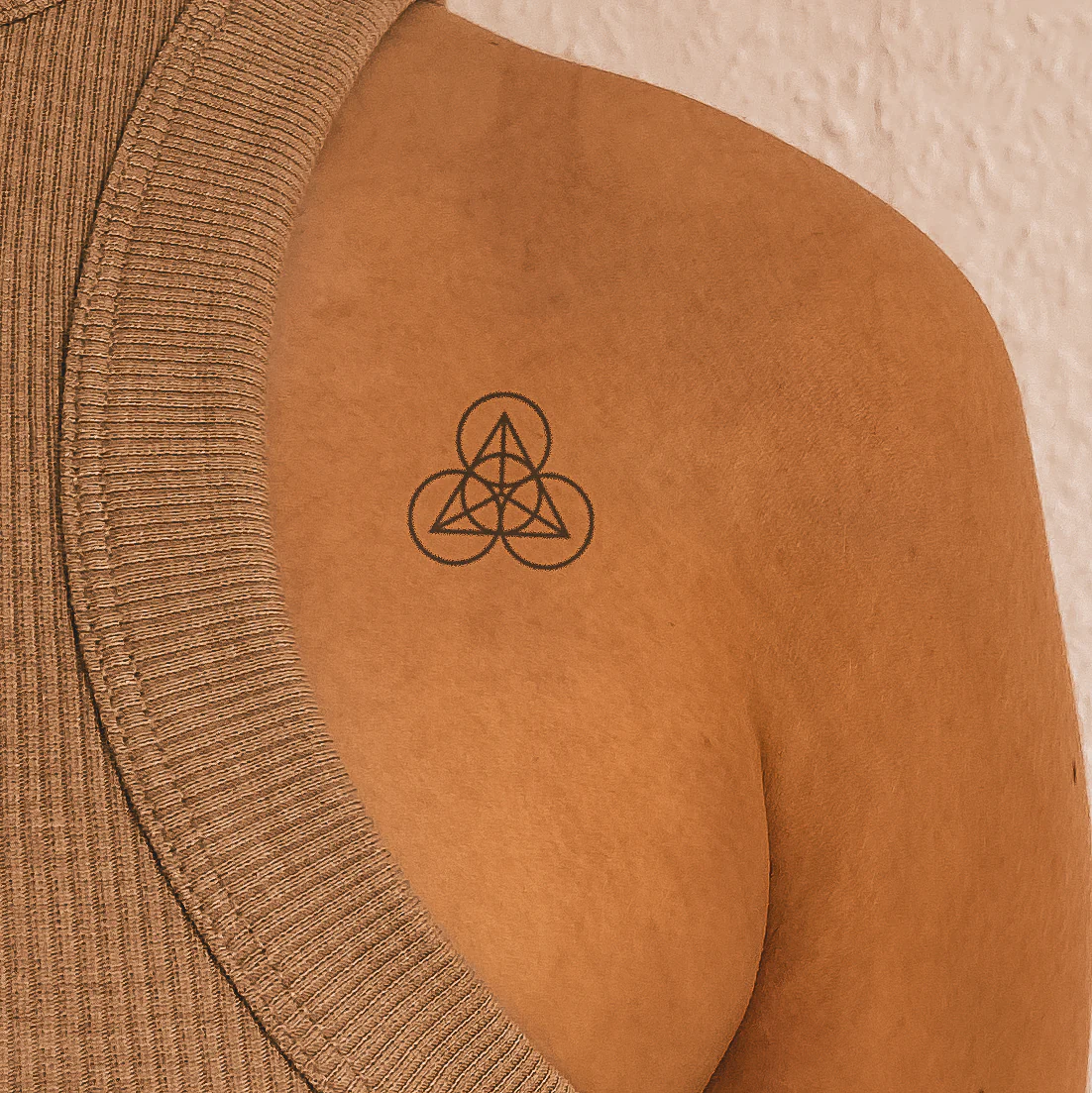 Tatouage pyramide circulaire 