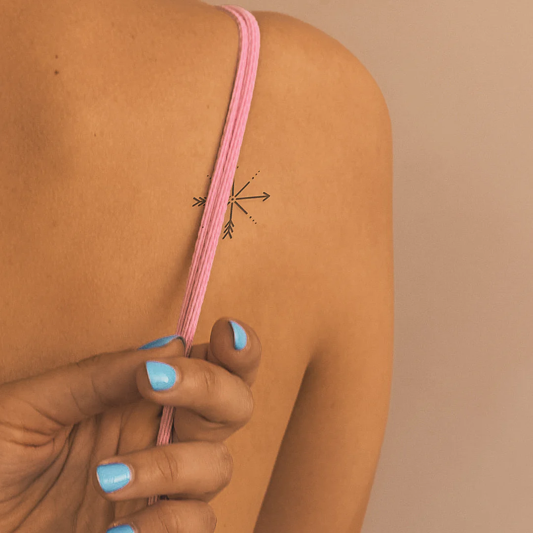 Tatouage flèches et points 