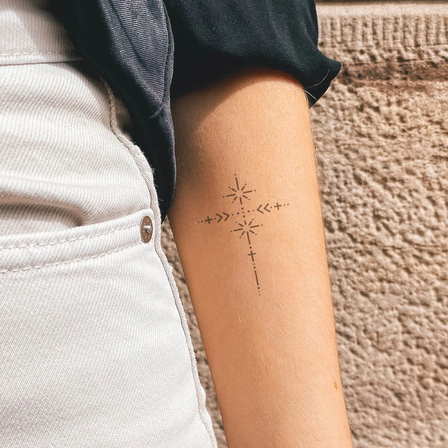 Tatouage étoile croix