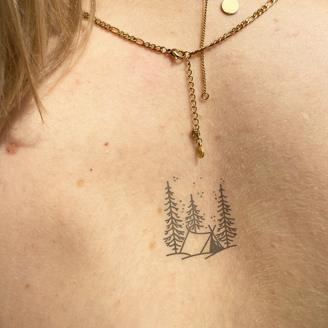 tente et arbres 
